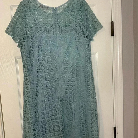 Loft Dress - Picture 7 of 10